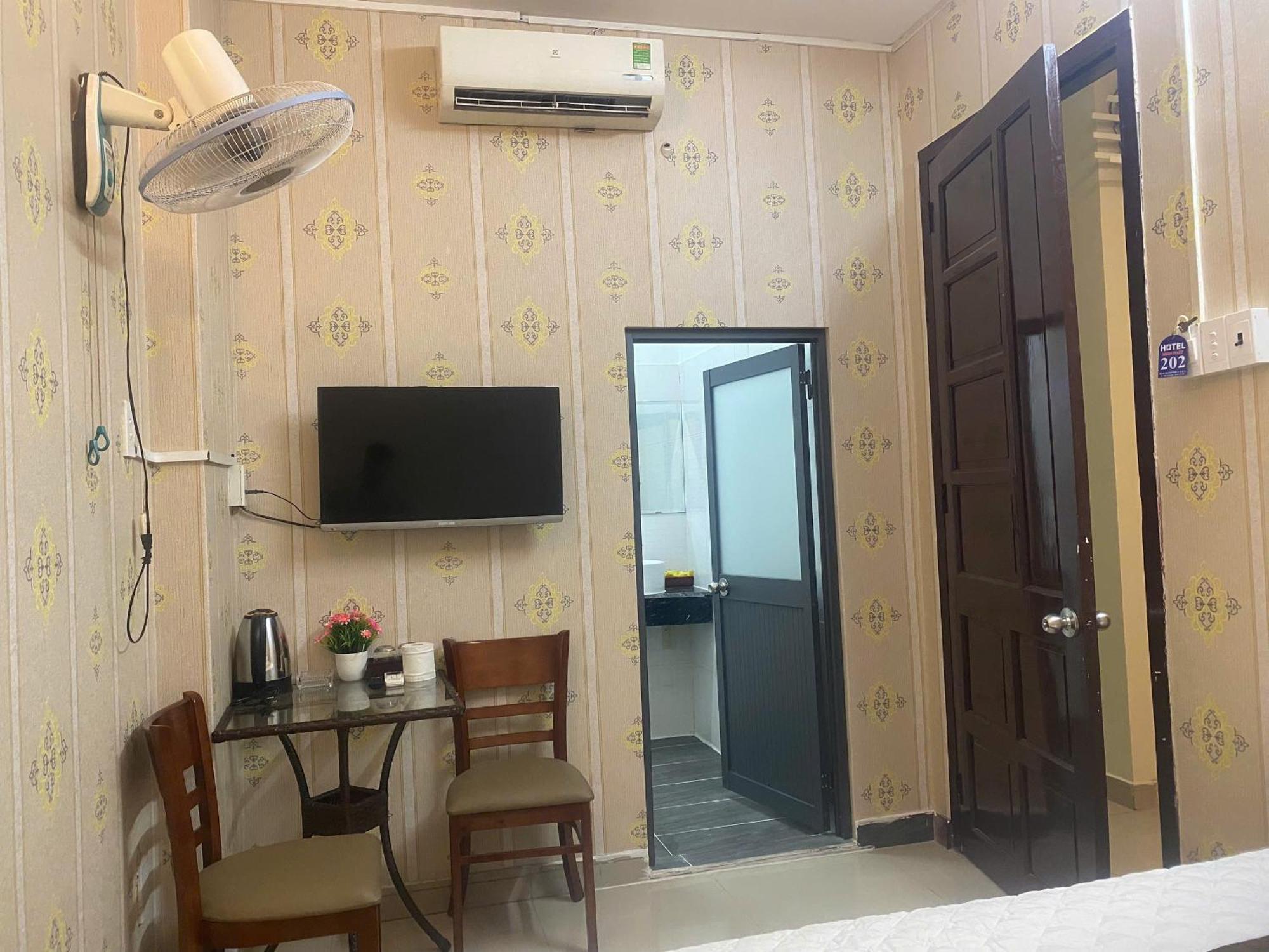 Minh Phat Hotel *
